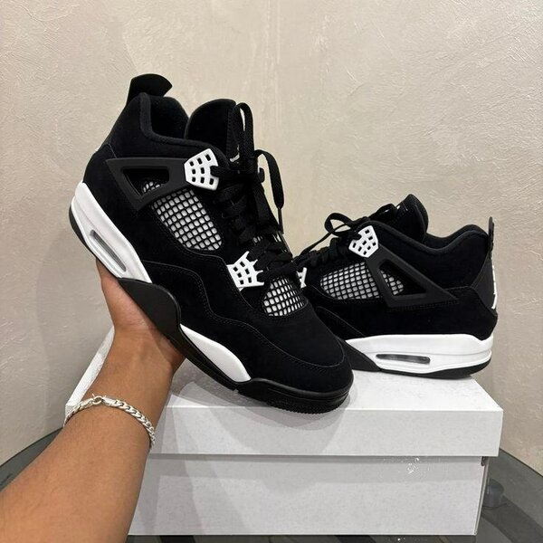 Jordan 4 retro Blanc noir