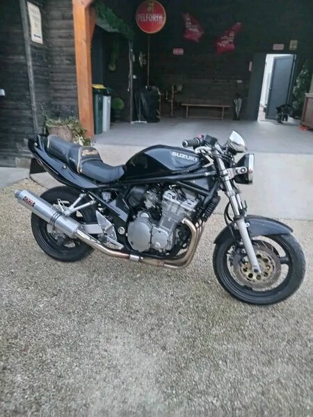 Moto Suzuki sportive
