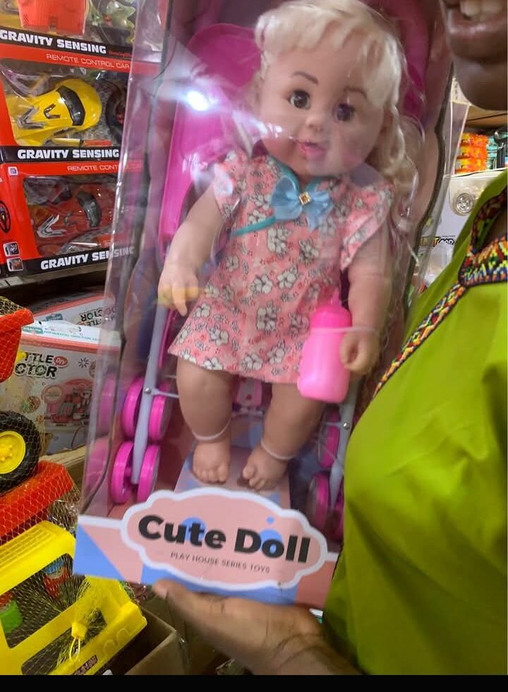 Poupée interactive 'Cute Doll' avec accessoires