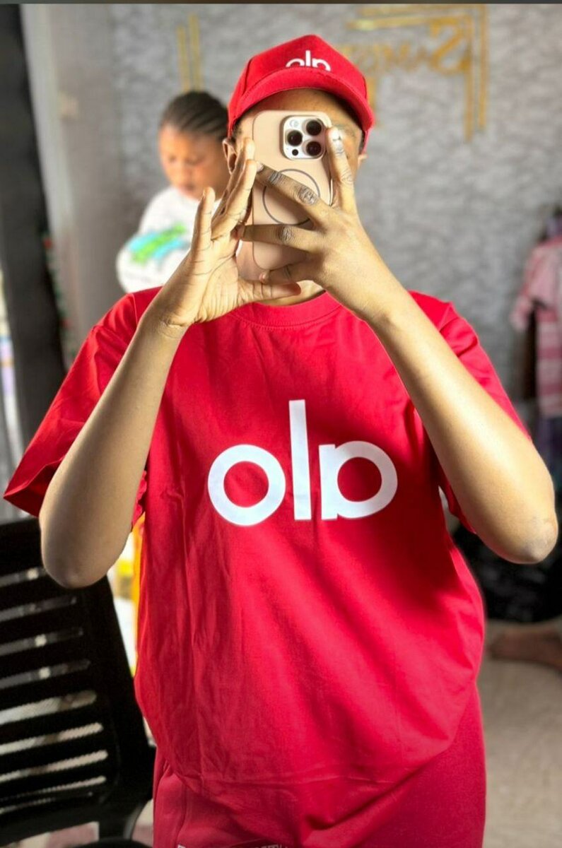 T-shirt et casquette olb assortis