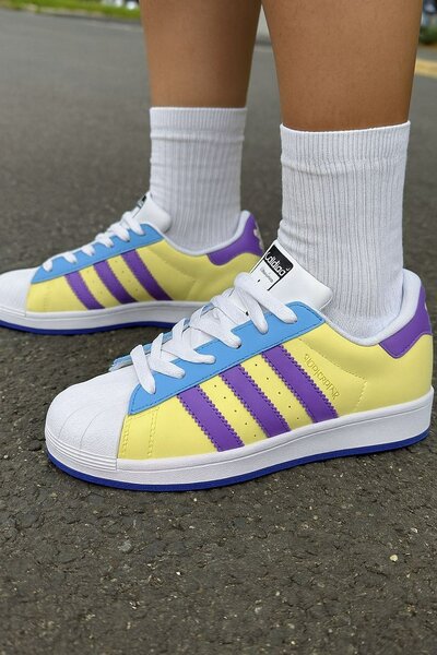 Sneakers colorées stylées