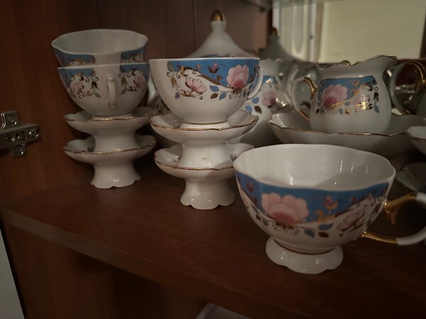 Сервиз «дворянский», костяной фарфор, на 12 персон, 75 прдм