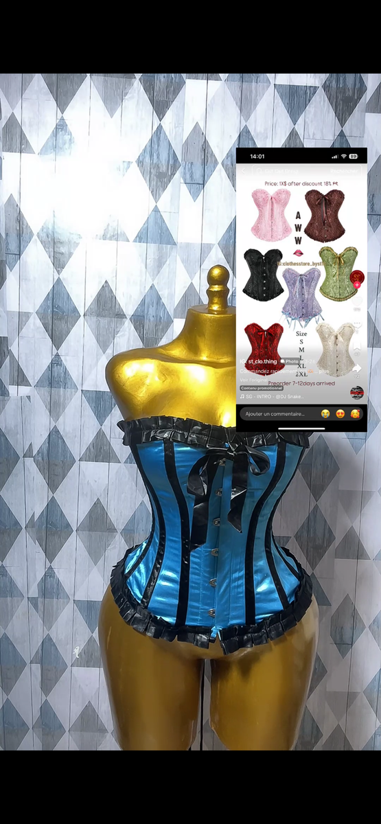 Body noir avec découpe élégante