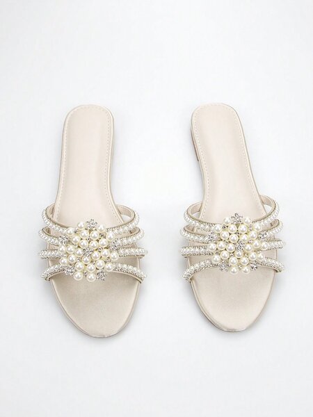 Sandales à talons décoratifs