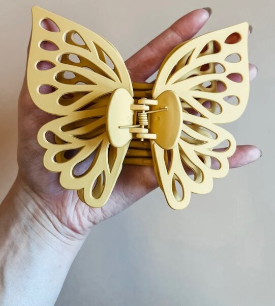 Butterfly claw clips