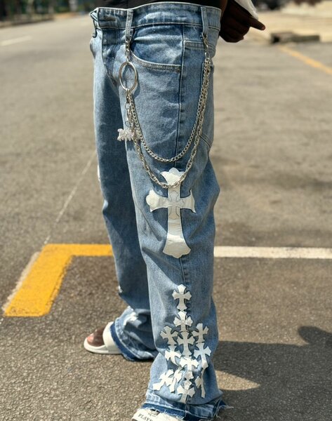 Chaîne de hanche avec croix pour jeans