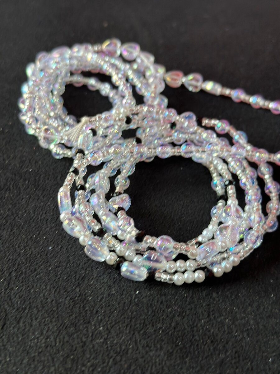 Clear reflection beads