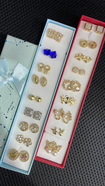 Cute stud sets