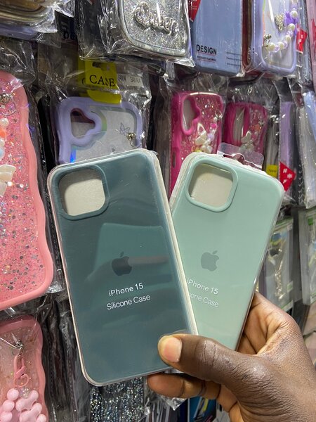 Coque Silicone iPhone 15