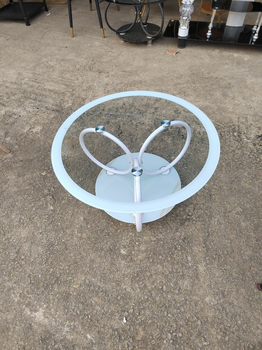 Table basse ronde en verre design