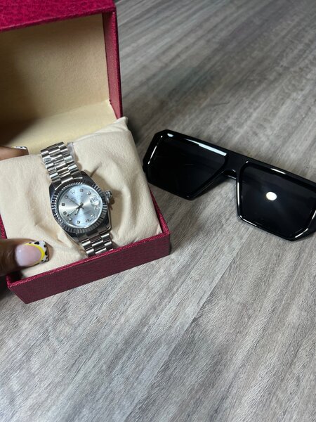 Montre Élegante en Acier Inoxydable