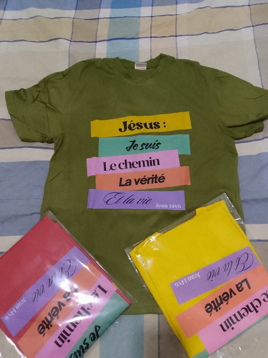 T-shirt chrétien coloré