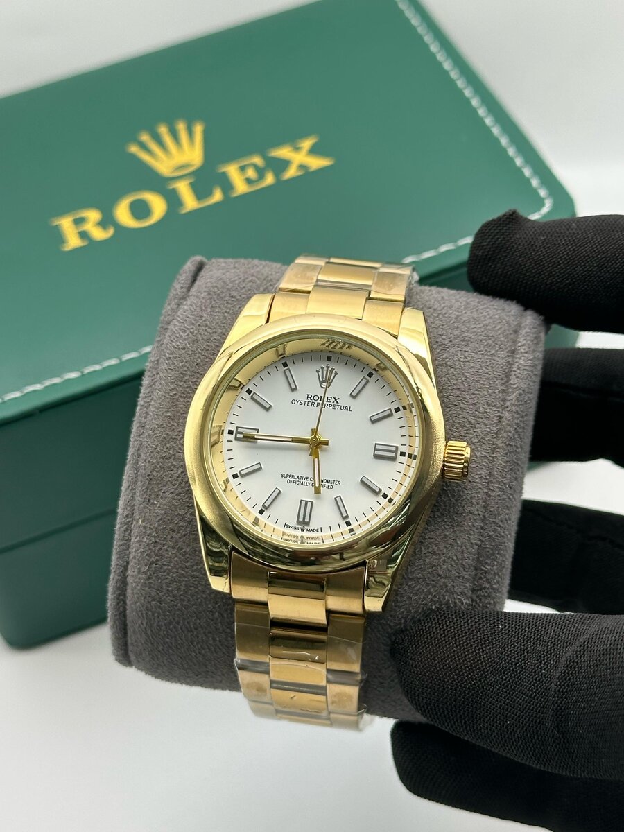 Montre Rolex Dorée Élégante