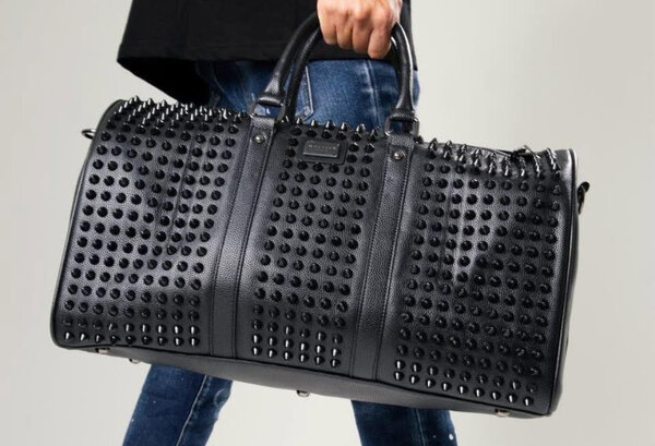 Sac à main noir en cuir studded