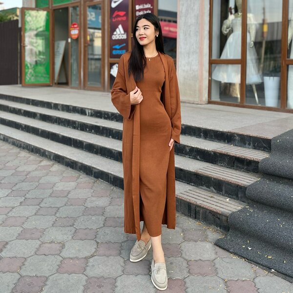 Платье с накидкой