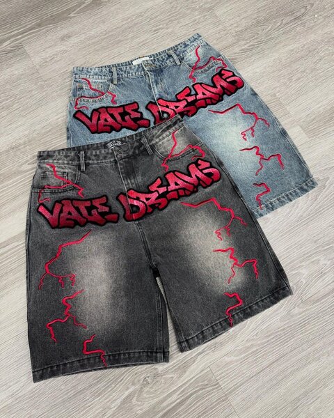 Shorts en jean graffiti