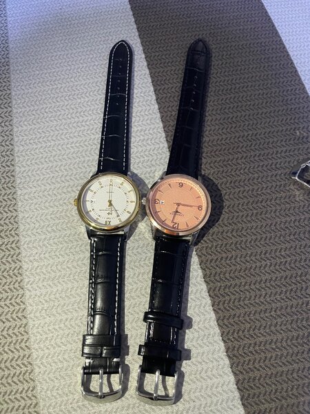 Montres élégantes en cuir