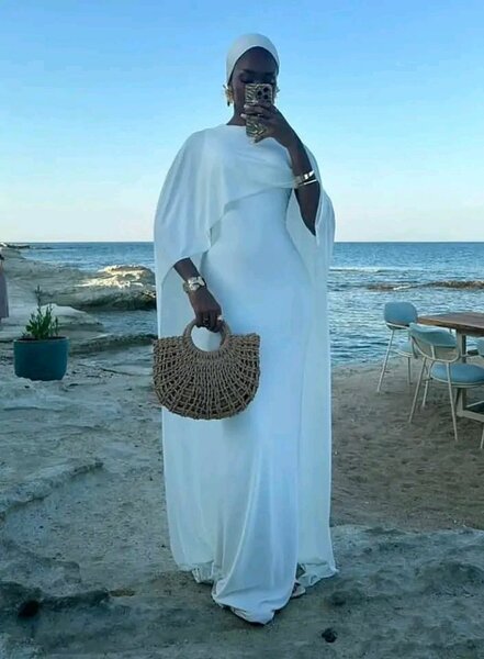 Robe élégante avec drapé