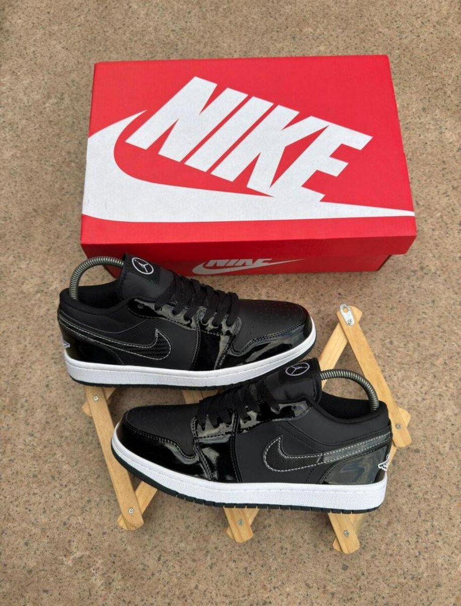 Nike Air Jordan Noires