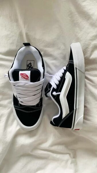VANS KNU SKOOL