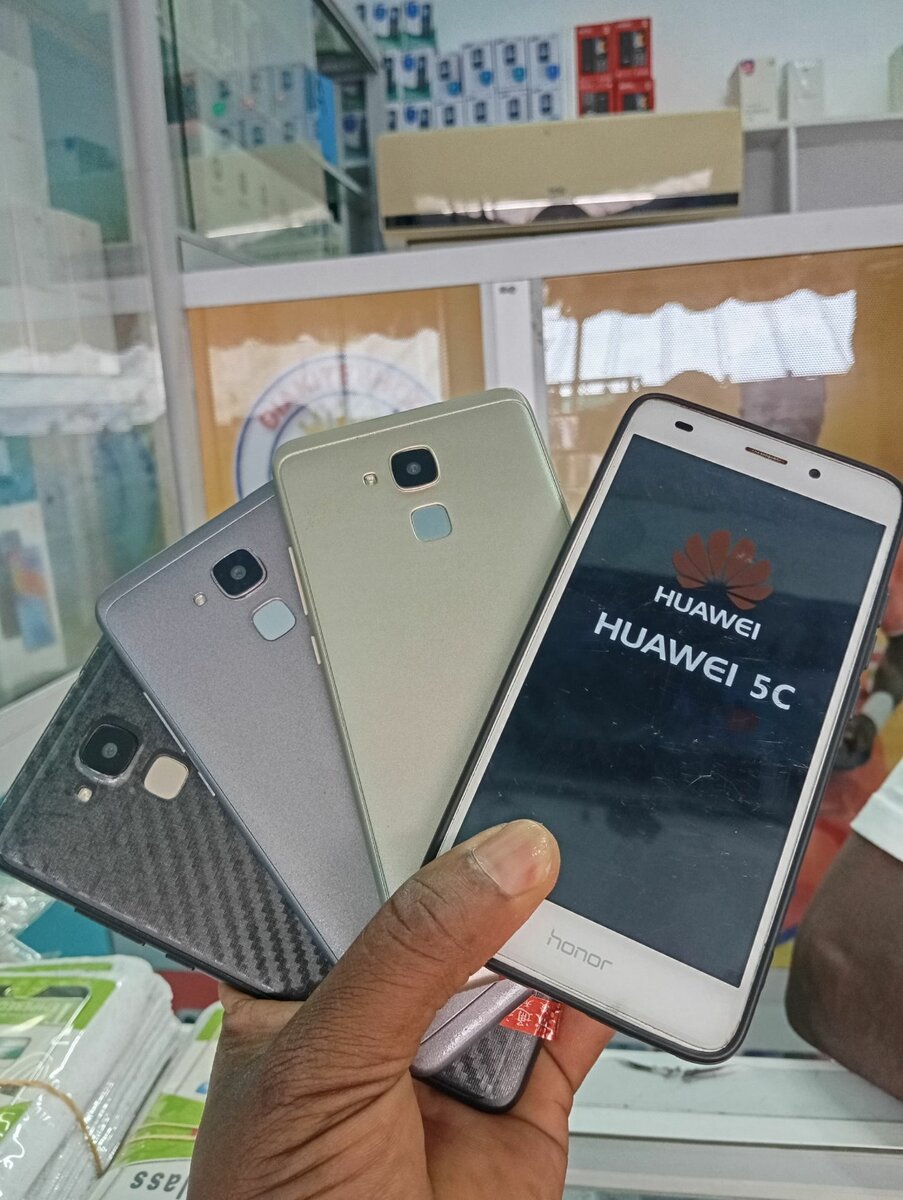 HUAWEI 5C QUASI NEUF IMPORTÉ SANS ACCESSOIRES 64/4