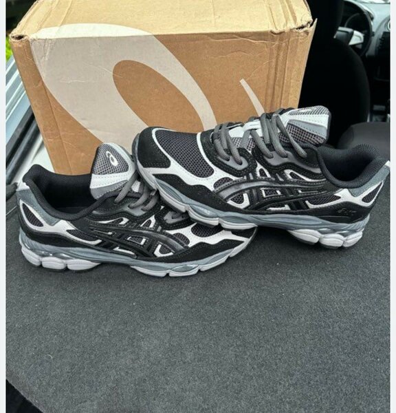 Chaussures de sport hommes modernes