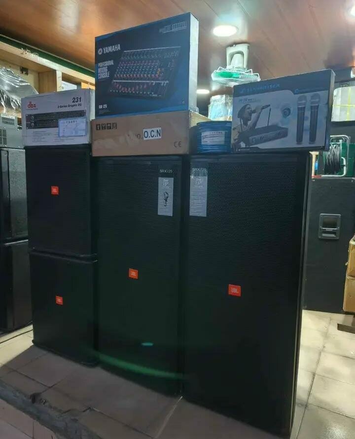 Enceinte professionnelle JBL