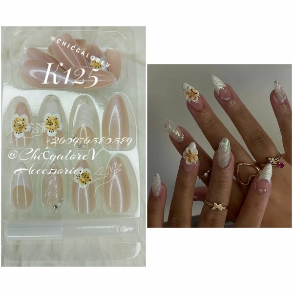 PRESS/STICK ON NAILS