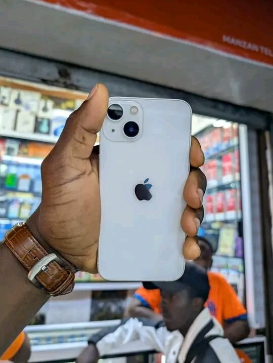 iPhone 13 Neuf - Bleu et Blanc