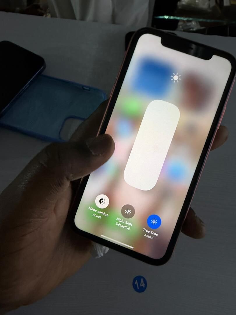 iPhone XR Rouge 128Go - 77% de batterie