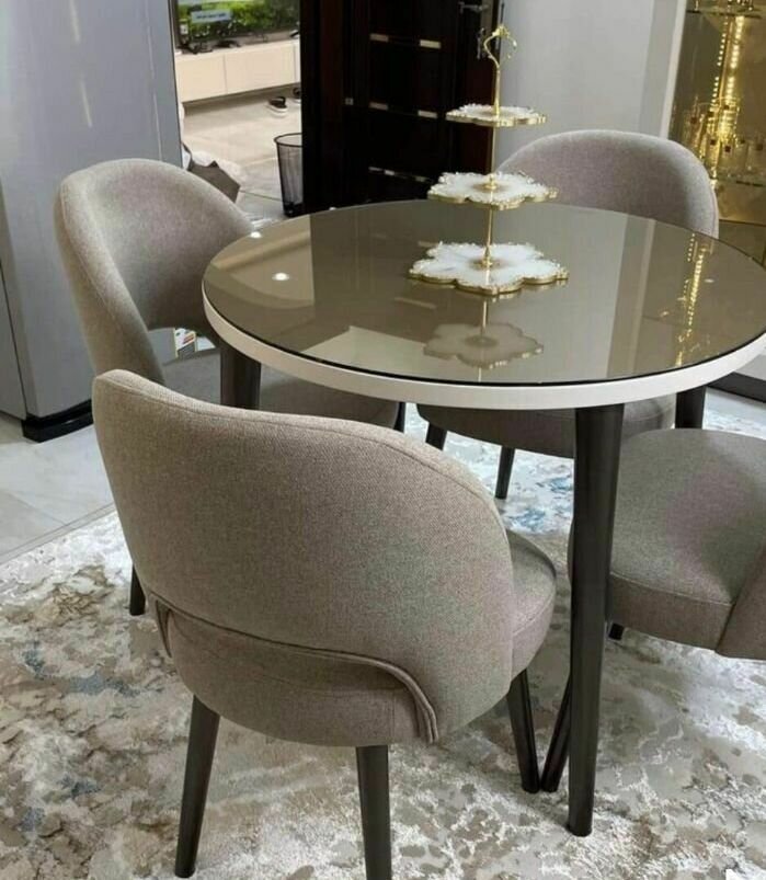Table à manger luxe avec chaises
