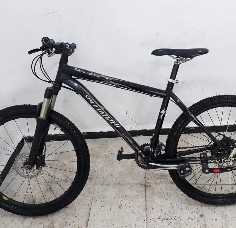 Vélo VTT Specialized noir
