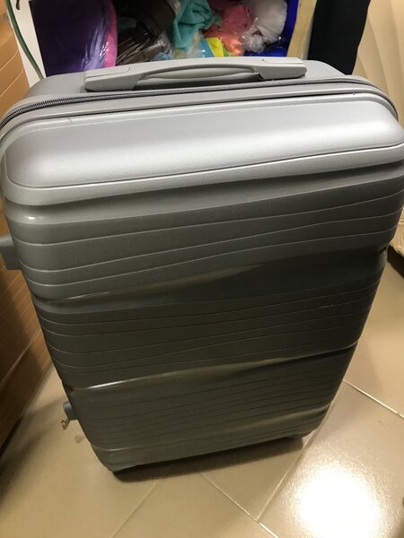 Petite Valise gomme à roulette