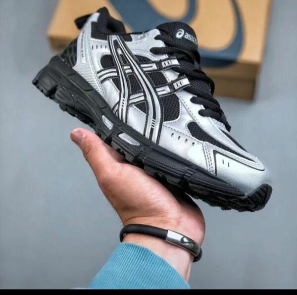 Chaussures de course ASICS confort