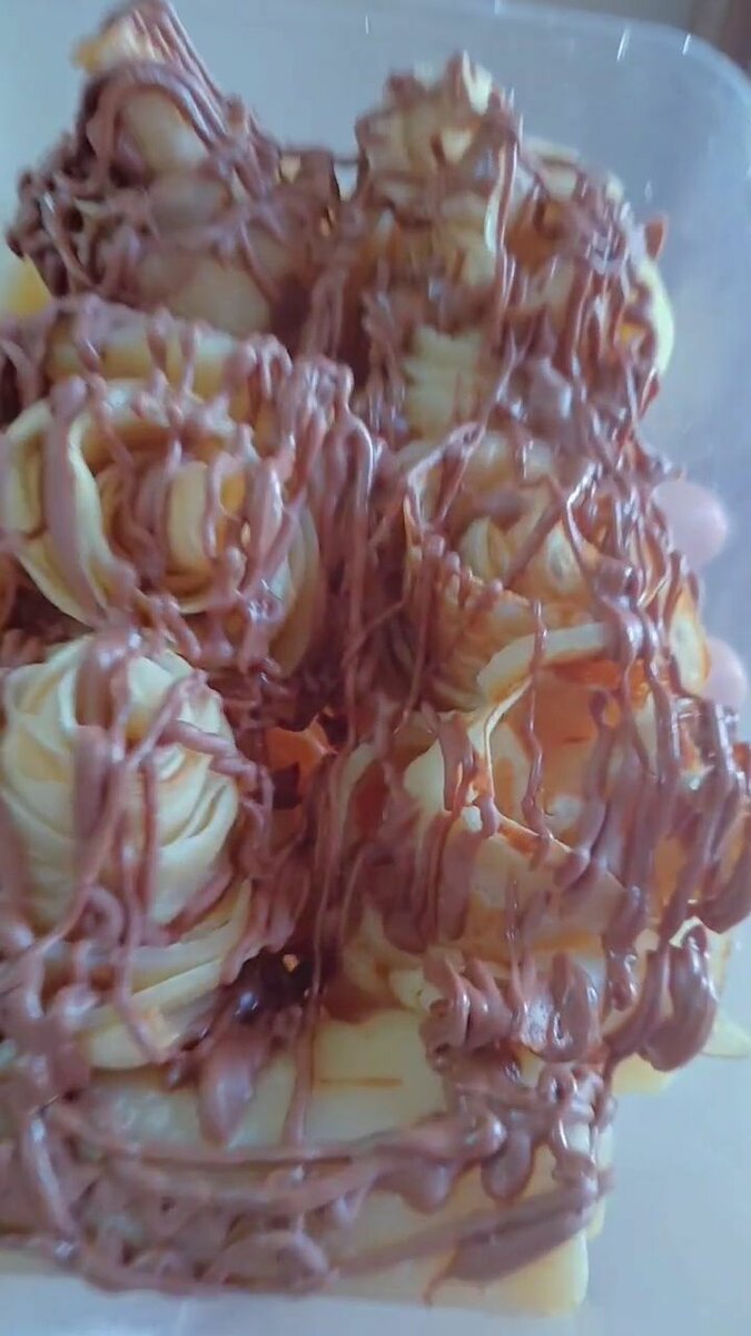 Crêpe en fleurs et plie normal