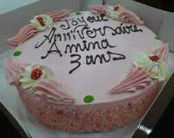 Gâteau d'anniversaire rose