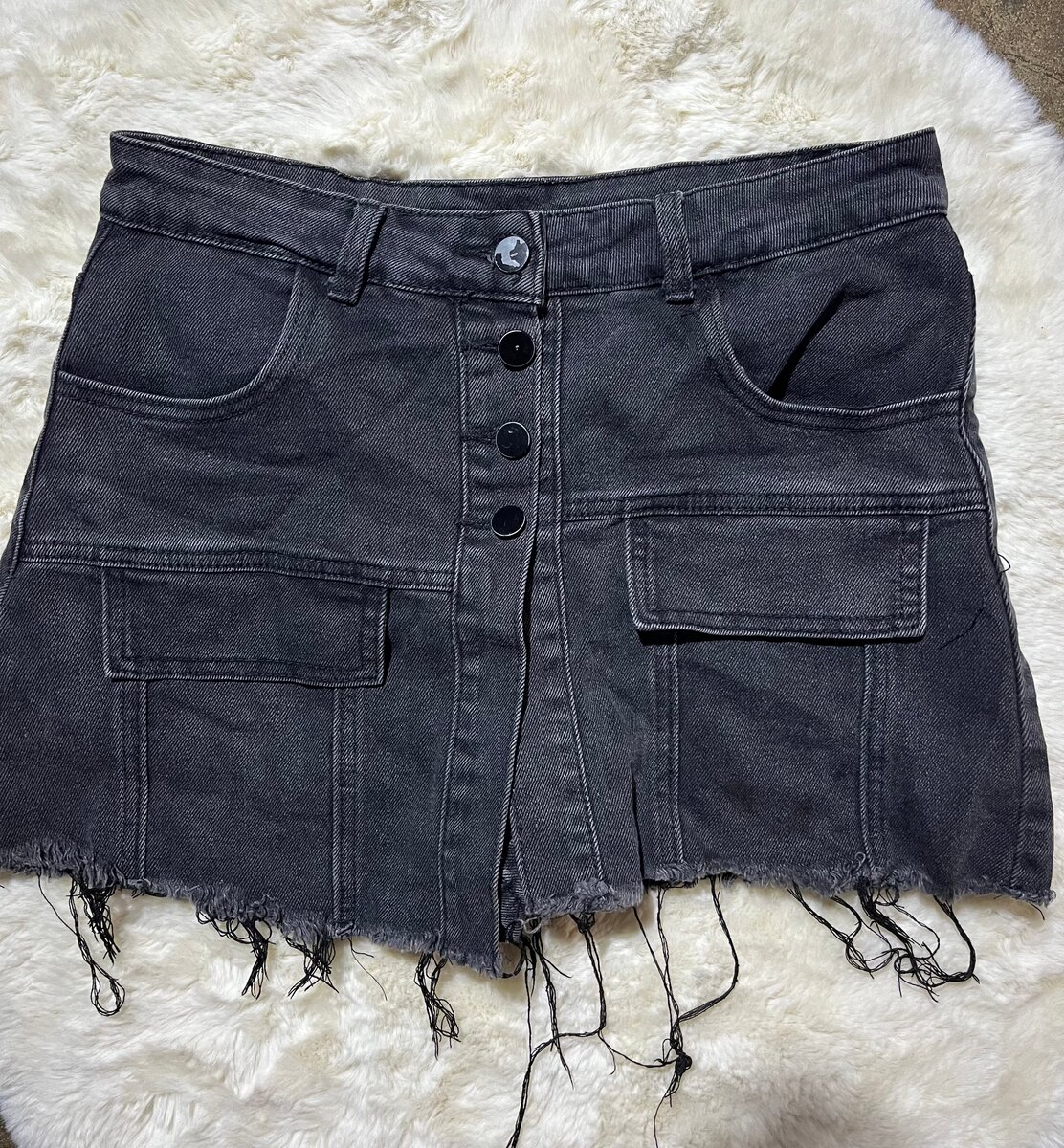 Jupe en jean noir stylée