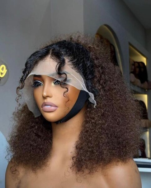 Perruque bouclée frontale