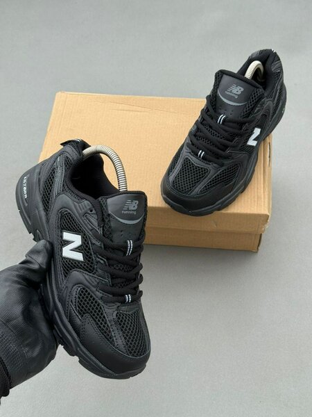 Chaussures de sport noires élégantes