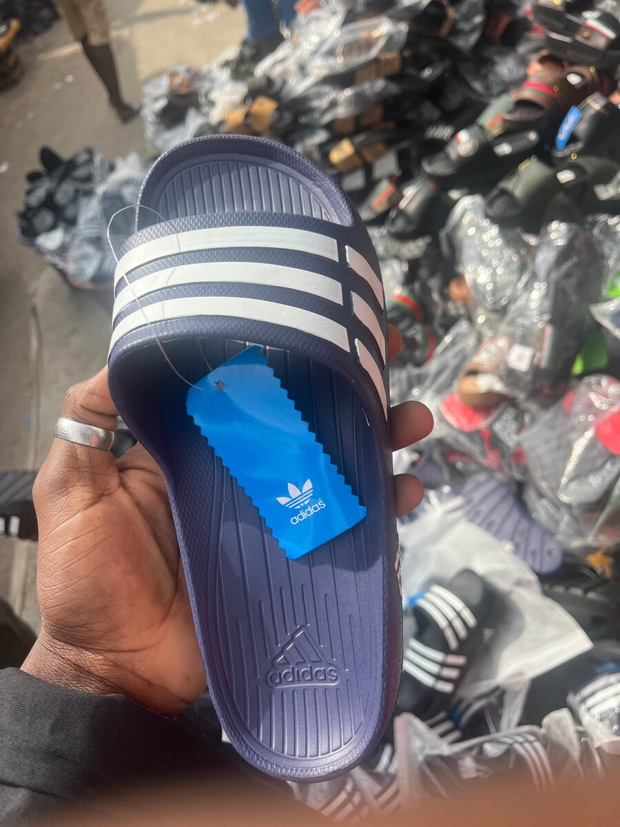 Claquettes de piscine Adidas
