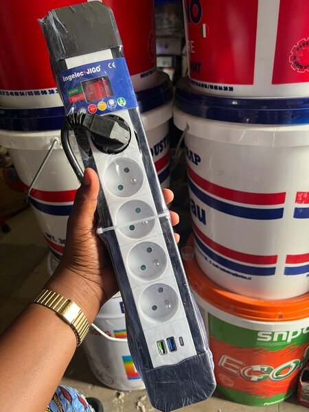 Prise multiple avec ports USB