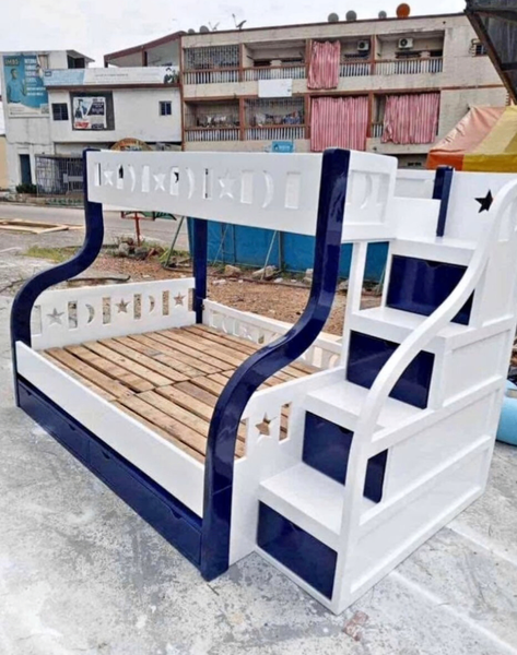 Lit superposé enfant avec tiroirs