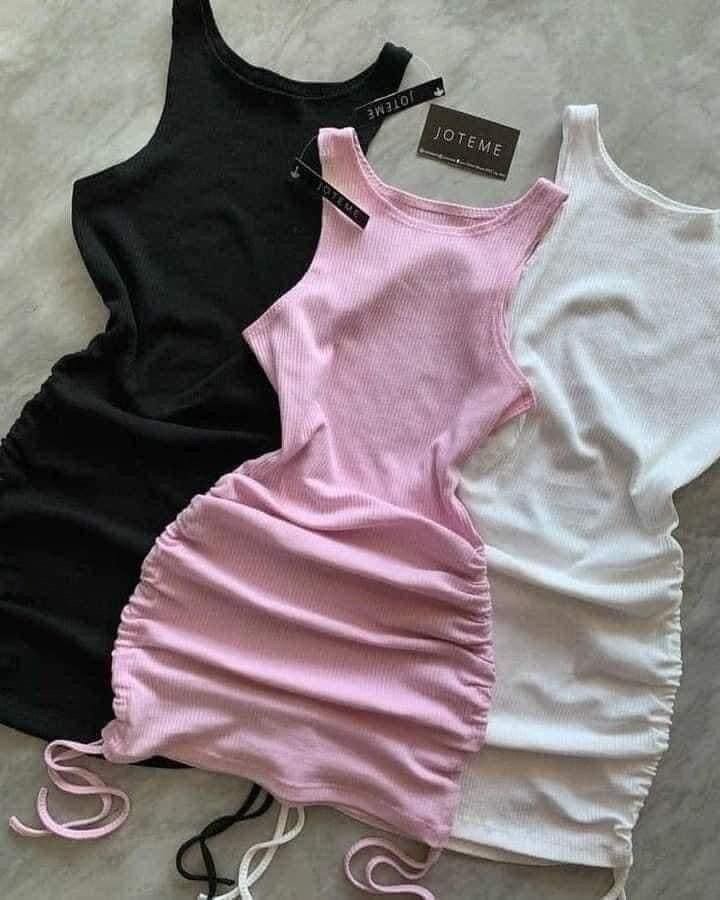 Robe moulante avec fronces