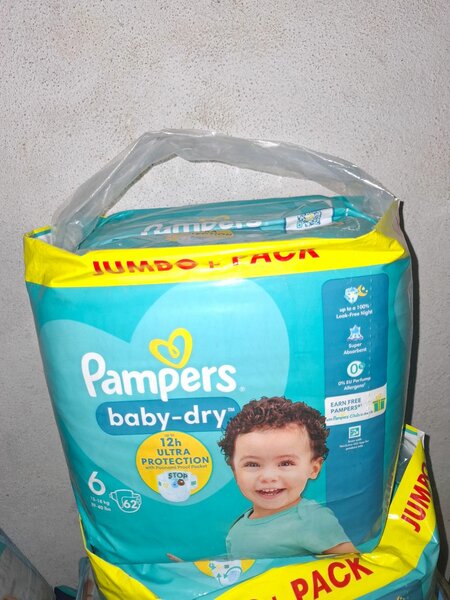 Pampers Baby-Dry Taille 6