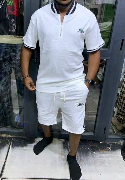 Tenue sportive blanche pour homme