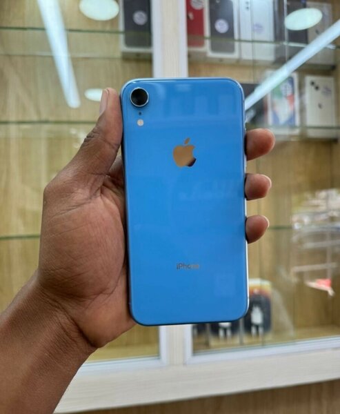 iPhone XR bleu déverrouillé
