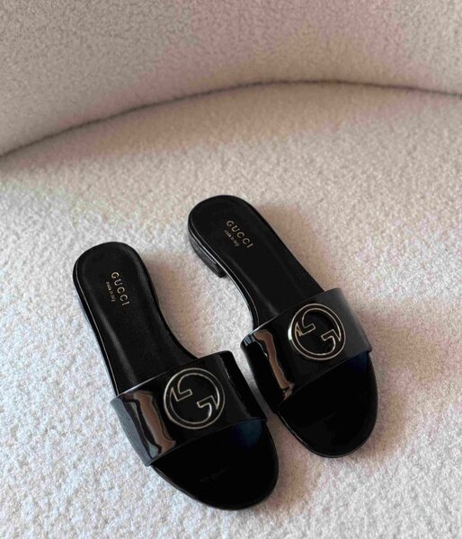 Sandales en cuir noires Gucci