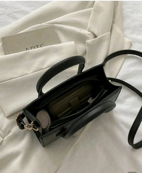 Petit Sac à main noir élégant