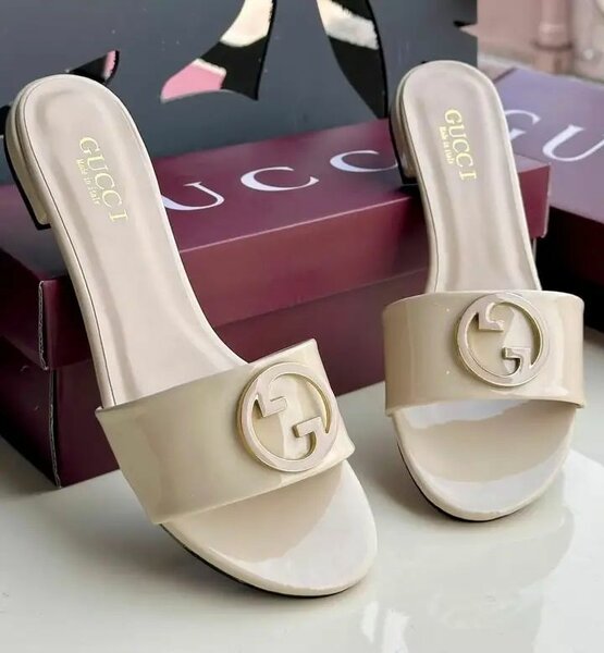 Mules Gucci en cuir beige pour femme