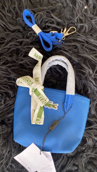 Sac à main bleu élégant